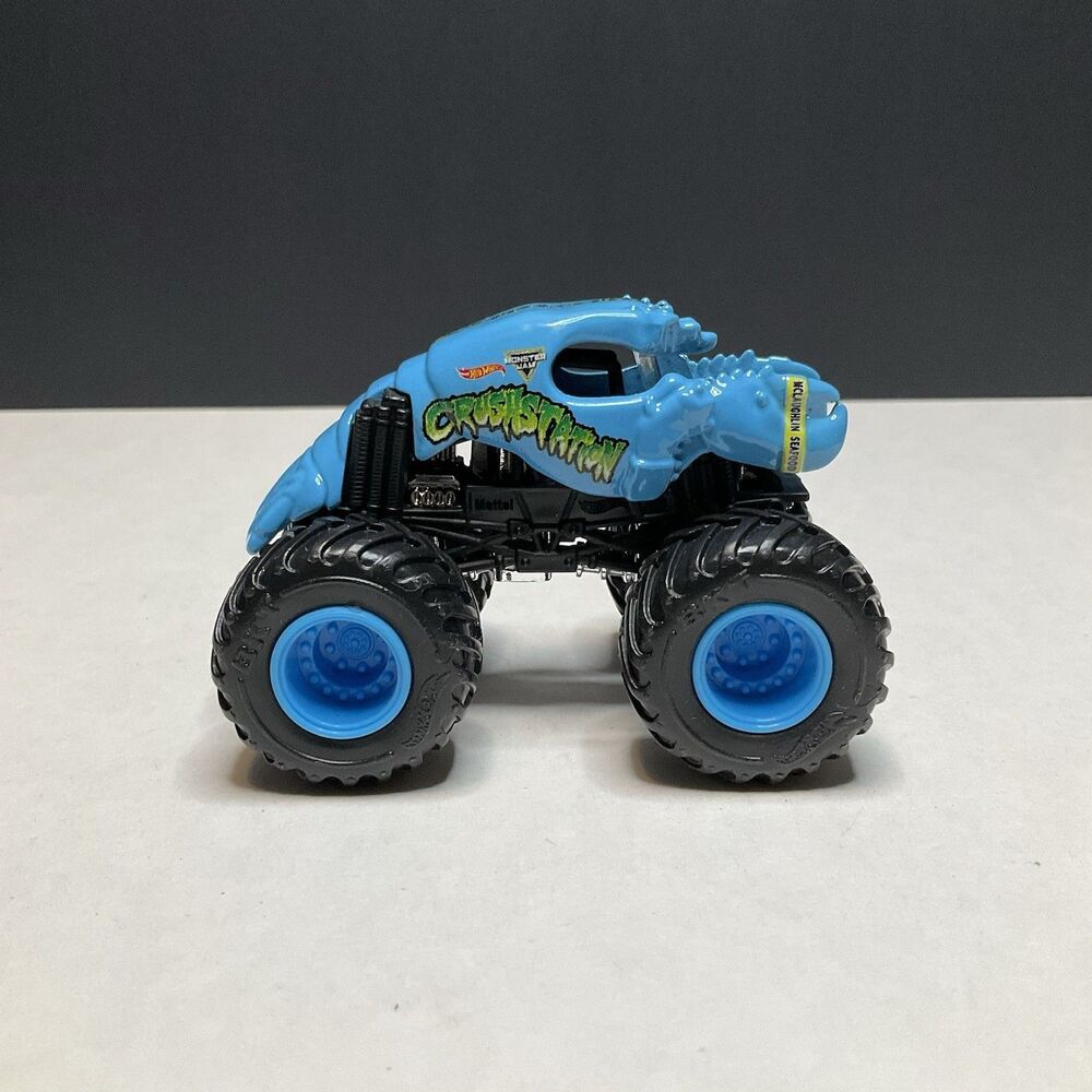HOT WHEELS MONSTER JAM TRUCK CRUSHSTATION FROST BLUE 1:64 SCALE DIECAST